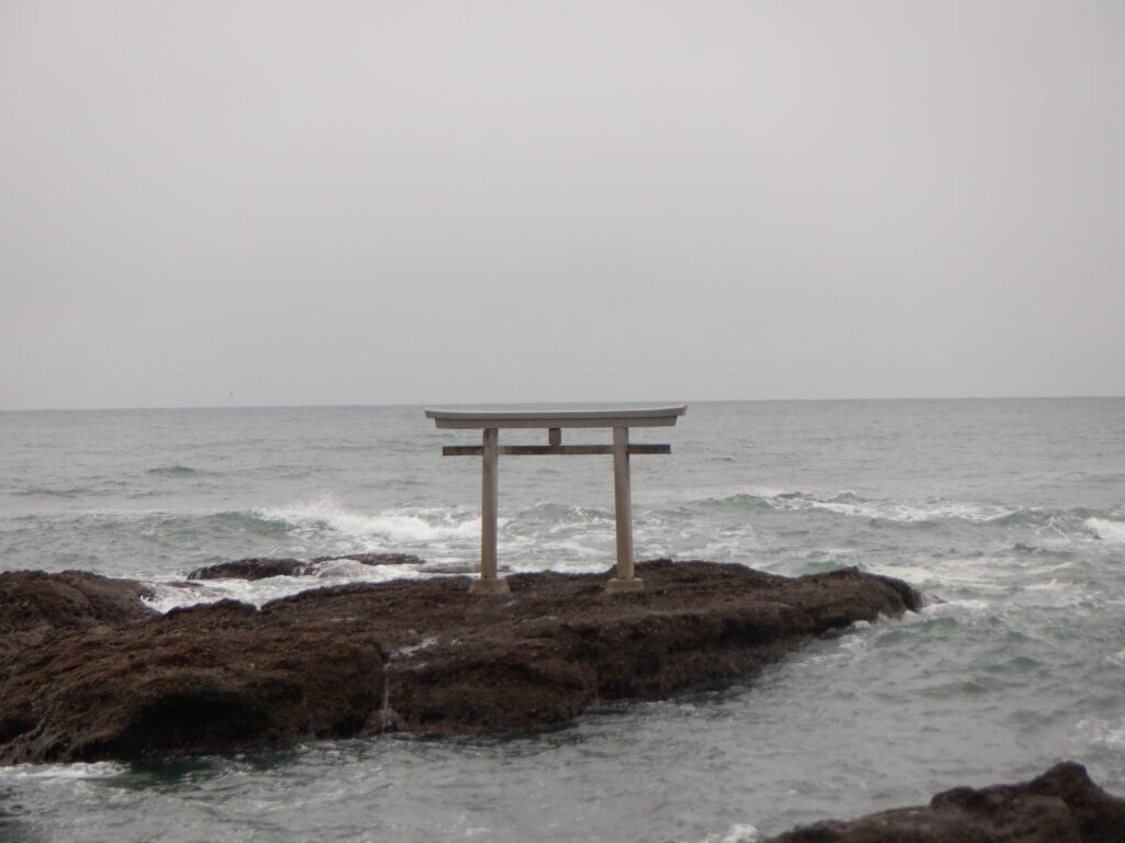 上磯神社　くもりver